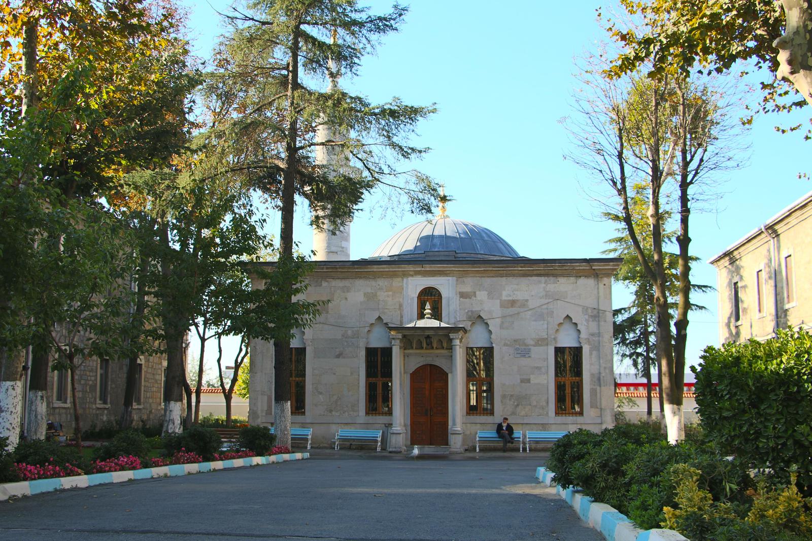 Darülaceze Camii